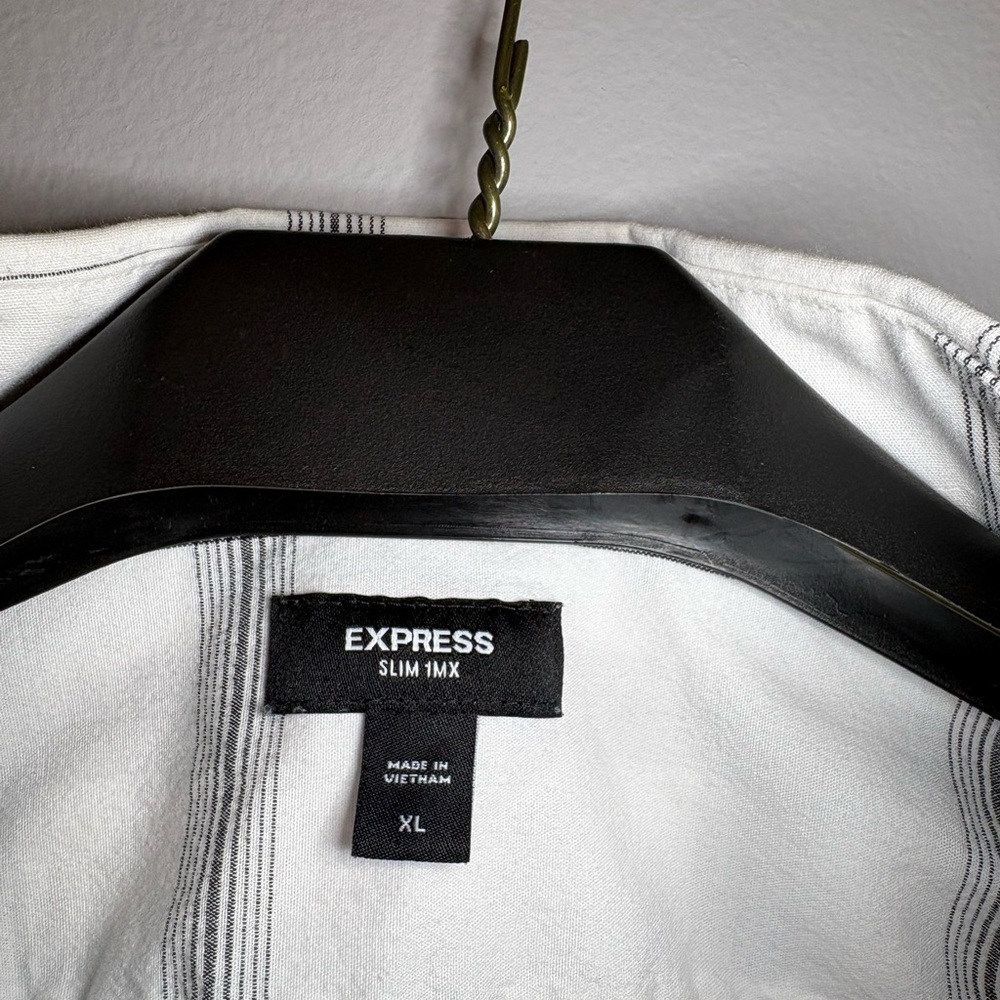 Express White and Gray Plaid Men's Button Up Shirt size xl - Picture 4 of 7